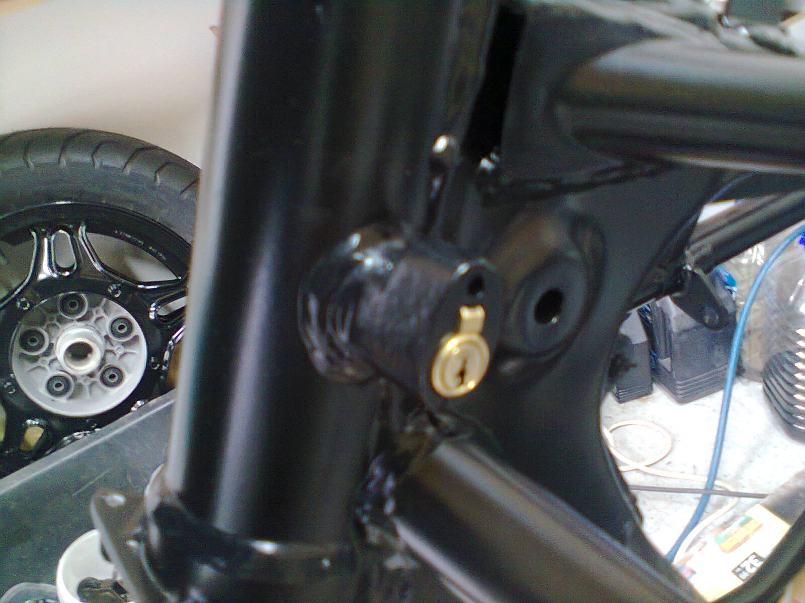 bicycle steering lock